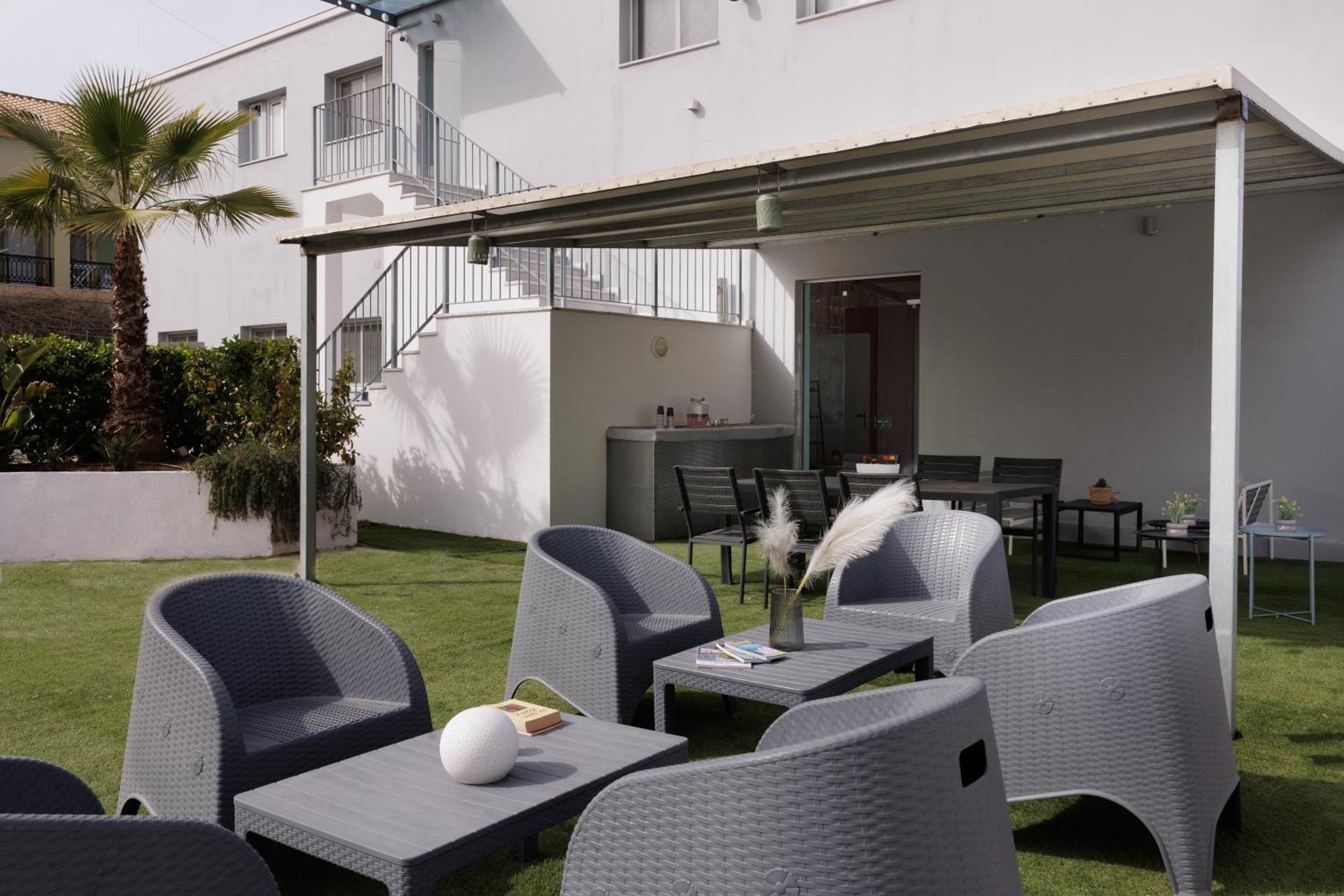 Local Hostel & Suites Potamos  Exterior photo