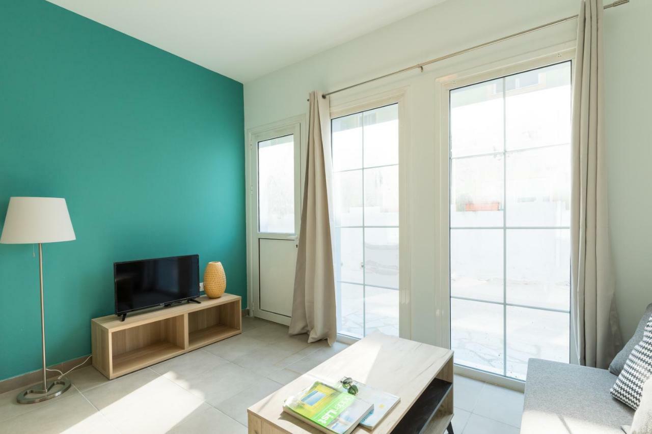 Local Hostel & Suites Potamos  Exterior photo